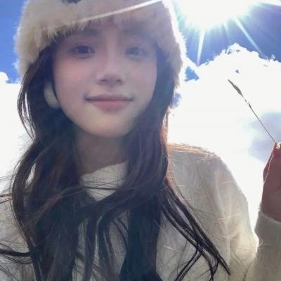 院子里的女人